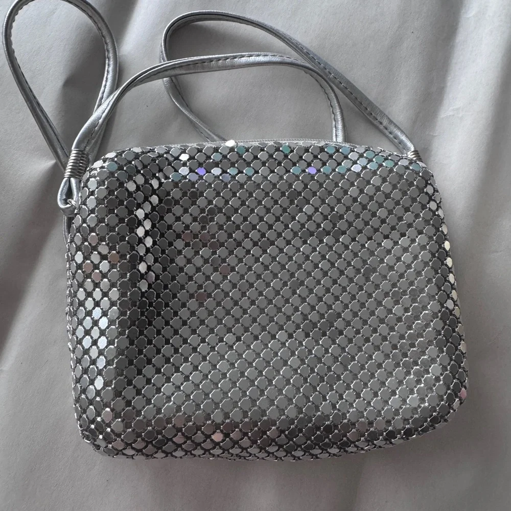 Vintage Aluminum Silver Mesh Clutch - Picture 1 of 7